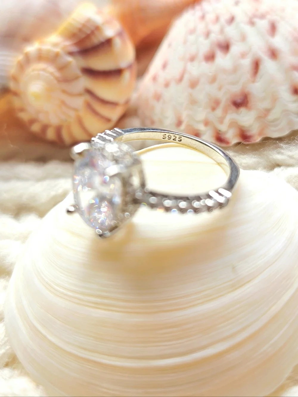 🍒3.5 CT🍒 SIMULATED DIAMOND RING - Picture 8 of 9